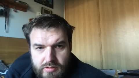 Snapshot of eliot26 chatting on February 5, 2:59 pm e26 online show from February 5, 2:59 pm