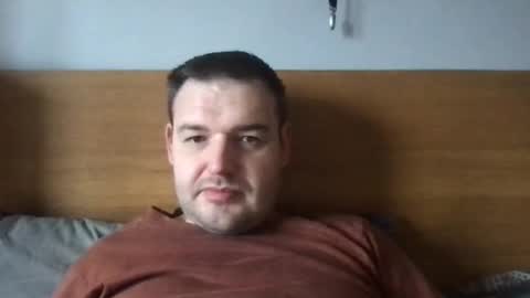 Snapshot of eliot26 chatting on February 15, 10:22 am e26 online show from February 15, 10:22 am