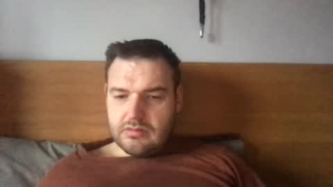 Snapshot of eliot26 chatting on February 23, 9:33 am e26 online show from February 23, 9:33 am