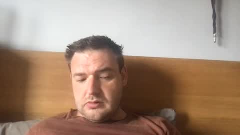 Snapshot of eliot26 chatting on April 27, 11:08 am e26 online show from April 27, 11:08 am