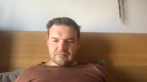 Snapshot of eliot26 chatting on April 30, 11:49 am e26 online show from April 30, 11:49 am