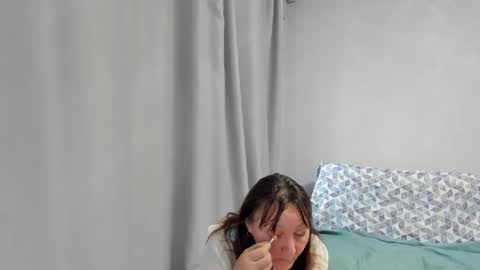 Snapshot of elis_gabbi chatting on October 31, 1:17 am Elis online show from October 31, 1:17 am