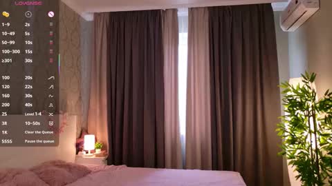 Snapshot of elis_goyard chatting on September 29, 7:57 am Elis online show from September 29, 7:57 am