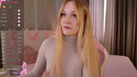 Snapshot of elis_goyard chatting on October 18, 8:04 am Elis online show from October 18, 8:04 am