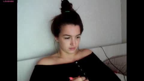 Snapshot of elisa_dove208 chatting on September 25, 3:43 am elisa_dove208 online show from September 25, 3:43 am