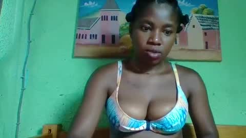 Snapshot of elisabeth2525 chatting on January 5, 10:29 pm elisabeth2525 online show from January 5, 10:29 pm