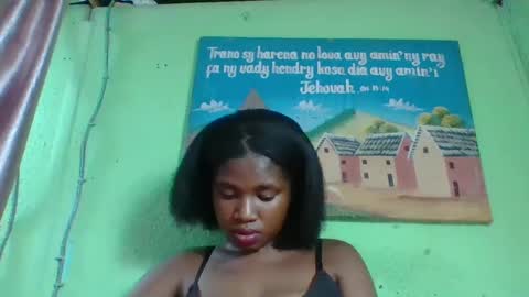 Snapshot of elisabeth2525 chatting on January 6, 7:13 pm elisabeth2525 online show from January 6, 7:13 pm