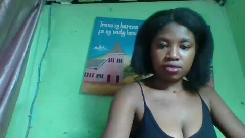 Snapshot of elisabeth2525 chatting on January 8, 3:17 pm elisabeth2525 online show from January 8, 3:17 pm