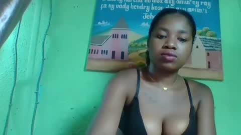 Snapshot of elisabeth2525 chatting on January 10, 3:58 pm elisabeth2525 online show from January 10, 3:58 pm