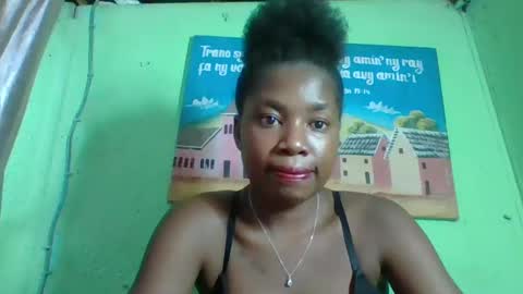 Snapshot of elisabeth2525 chatting on January 17, 6:54 pm elisabeth2525 online show from January 17, 6:54 pm