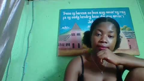 Snapshot of elisabeth2525 chatting on January 18, 1:08 am elisabeth2525 online show from January 18, 1:08 am