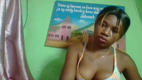 Snapshot of elisabeth2525 chatting on January 19, 6:09 am elisabeth2525 online show from January 19, 6:09 am