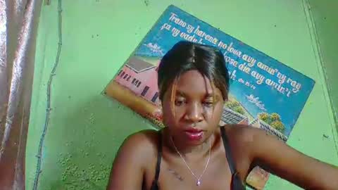 Snapshot of elisabeth2525 chatting on January 19, 2:49 pm elisabeth2525 online show from January 19, 2:49 pm