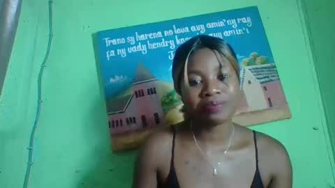 Snapshot of elisabeth2525 chatting on January 22, 6:52 pm elisabeth2525 online show from January 22, 6:52 pm