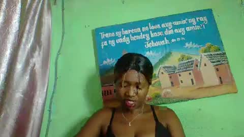 Snapshot of elisabeth2525 chatting on January 23, 5:31 pm elisabeth2525 online show from January 23, 5:31 pm