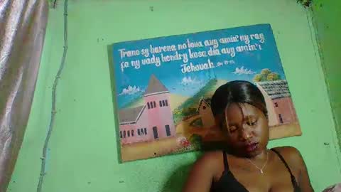 Snapshot of elisabeth2525 chatting on January 23, 8:35 pm elisabeth2525 online show from January 23, 8:35 pm