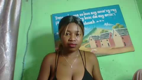 Snapshot of elisabeth2525 chatting on January 26, 5:34 am elisabeth2525 online show from January 26, 5:34 am