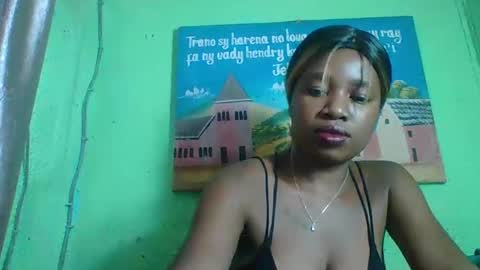 Snapshot of elisabeth2525 chatting on January 27, 6:31 pm elisabeth2525 online show from January 27, 6:31 pm