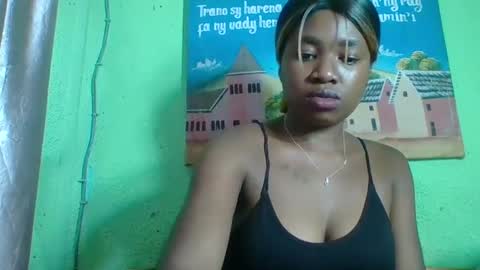 Snapshot of elisabeth2525 chatting on January 28, 7:21 pm elisabeth2525 online show from January 28, 7:21 pm