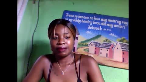Snapshot of elisabeth2525 chatting on February 1, 1:55 am elisabeth2525 online show from February 1, 1:55 am