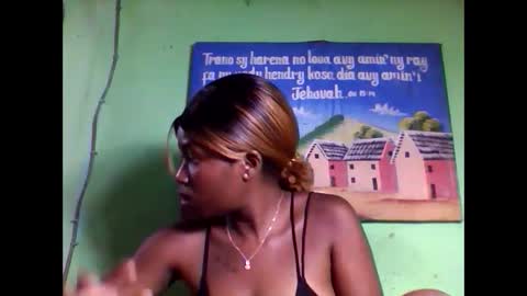 Snapshot of elisabeth2525 chatting on February 1, 11:10 am elisabeth2525 online show from February 1, 11:10 am