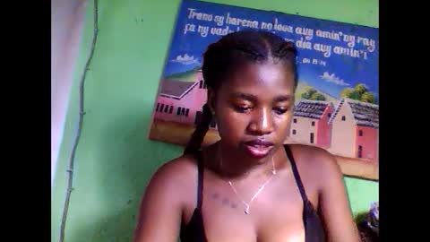 Snapshot of elisabeth2525 chatting on February 3, 7:00 pm elisabeth2525 online show from February 3, 7:00 pm