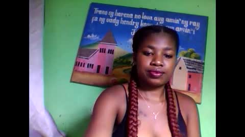 Snapshot of elisabeth2525 chatting on February 4, 7:11 pm elisabeth2525 online show from February 4, 7:11 pm
