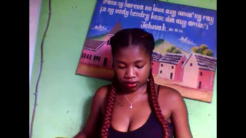 Snapshot of elisabeth2525 chatting on February 5, 2:08 am elisabeth2525 online show from February 5, 2:08 am