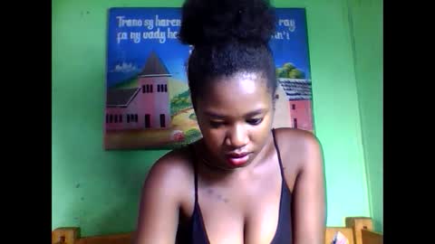 Snapshot of elisabeth2525 chatting on February 7, 8:22 am elisabeth2525 online show from February 7, 8:22 am