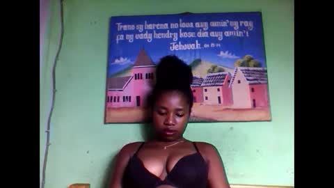 Snapshot of elisabeth2525 chatting on February 7, 2:37 pm elisabeth2525 online show from February 7, 2:37 pm