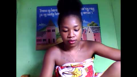 Snapshot of elisabeth2525 chatting on February 8, 12:06 am elisabeth2525 online show from February 8, 12:06 am