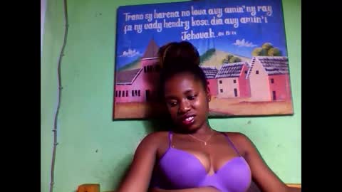 Snapshot of elisabeth2525 chatting on February 11, 7:16 pm elisabeth2525 online show from February 11, 7:16 pm