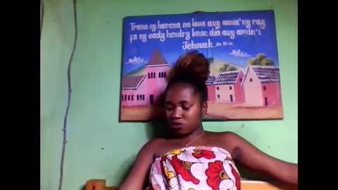Snapshot of elisabeth2525 chatting on February 14, 10:28 am elisabeth2525 online show from February 14, 10:28 am