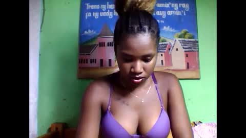 Snapshot of elisabeth2525 chatting on February 14, 7:02 pm elisabeth2525 online show from February 14, 7:02 pm