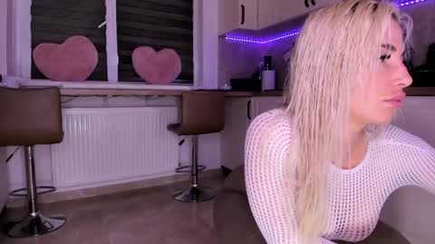 elisabeth_jason online show from May 5, 5:48 am
