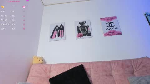 Snapshot of elisabeth_secret chatting on December 1, 12:54 pm online show from December 1, 12:54 pm