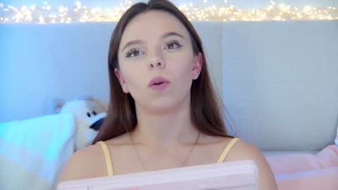 Snapshot of elisabethdavis chatting on January 23, 3:22 pm ElisabethDavis online show from January 23, 3:22 pm