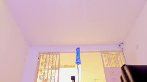 Snapshot of elisabethmassey chatting on October 4, 5:00 pm Liss online show from October 4, 5:00 pm