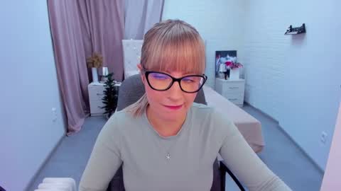 Elisabeth online show from January 8, 3:17 pm