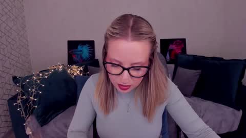 Elisabeth online show from March 3, 4:46 pm