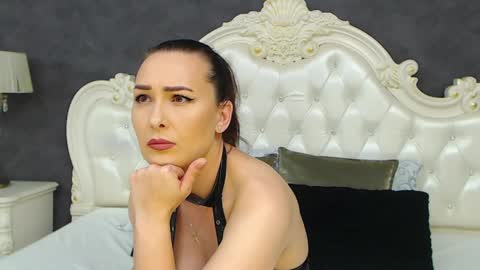 Krissy online show from May 11, 9:15 am