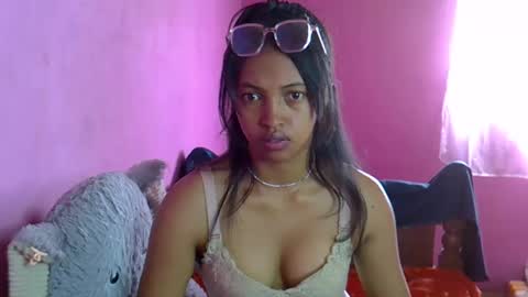 elisah01 online show from May 14, 6:42 am