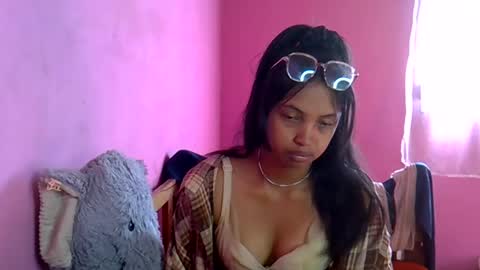 elisah01 online show from May 16, 5:15 am
