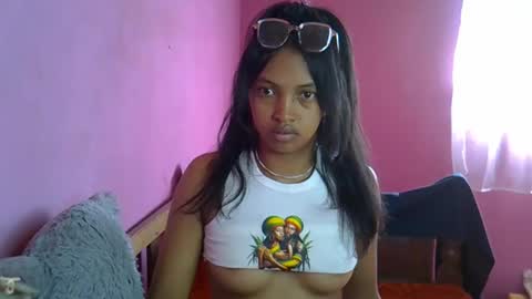 elisah01 online show from May 19, 5:58 am