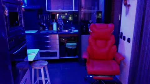 Snapshot of elise_tv chatting on July 16, 8:26 pm Barbie online show from July 16, 8:26 pm