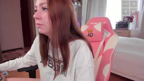 Elise    online show from January 30, 10:40 am