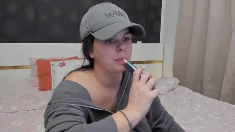 Elly online show from February 5, 8:13 pm