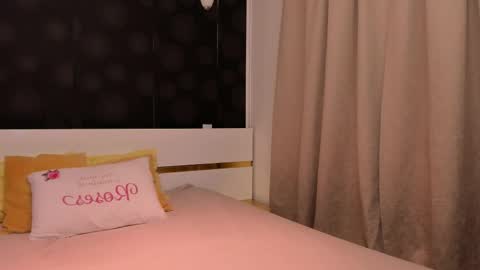 Elly online show from February 21, 5:25 pm