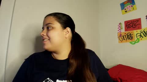 Snapshot of elisuarez_ chatting on November 14, 6:56 am Eliss online show from November 14, 6:56 am