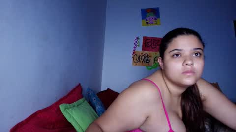 Snapshot of elisuarez_ chatting on November 16, 9:04 am Eliss online show from November 16, 9:04 am
